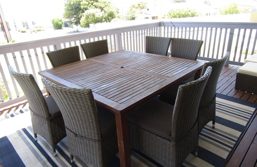 Para Wurlie Casa | All Decked Out in Turton, 3 bedroom holiday home short walk to beach!