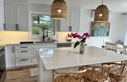 Lake Township Casa | All decked out inside and out - a beautiful family home