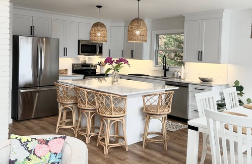 Lake Township Casa | All decked out inside and out - a beautiful family home
