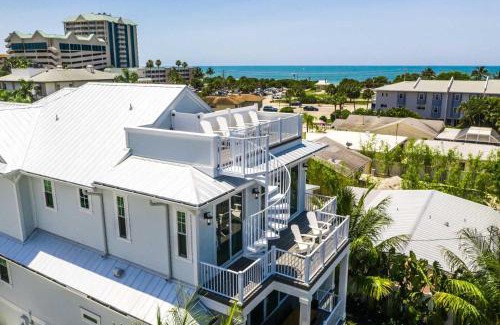Sarasota Casa | All Decked Out