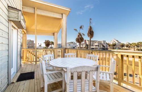 Pirates Beach Casa | All Decked Out