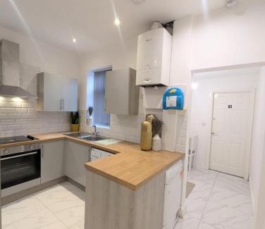 Stoke-on-Trent Casa | All En-suite Home for Contractors, Families & Large Groups