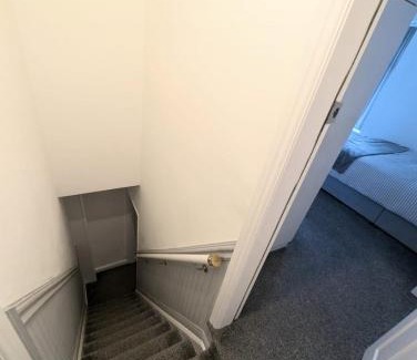 Stoke-on-Trent Casa | All En-suite Home for Contractors, Families & Large Groups