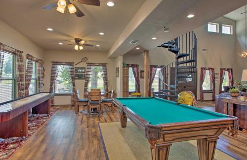 Kingston Casa | All-Encompassing Family Retreat Near Lake Texoma!