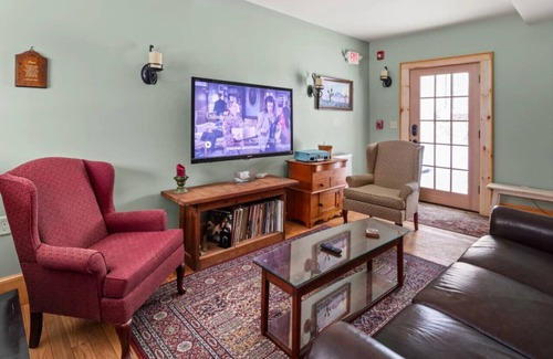 Bread Loaf Apartamento | All guest rooms in Chipman Inn- Your classic B&B in Vermont