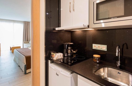 Bahía de San Antonio Complejo | Swim Up Deluxe Family Studio at Sirenis Seaview Country Club