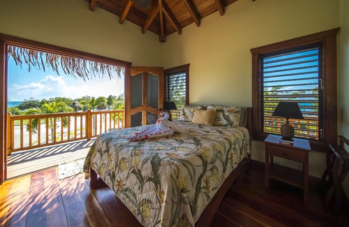 King's Park Casa | ALQUILER ISLA PRIVADA DE BELICE CON BUNGALOW SOBRE EL AGUA