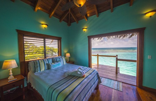 King's Park Casa | ALQUILER ISLA PRIVADA DE BELICE CON BUNGALOW SOBRE EL AGUA