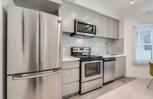 West End Apartamento | All-Inclusive Downtown Charm with Complete Amenities