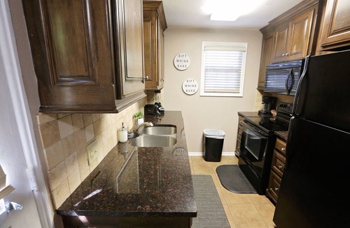 Hillcrest Casa | Duplex todo incluido en Hillcrest ... Cerca de todo, lado 2