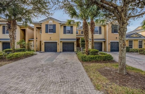 River Hall Condominio | All inclusive golf resort in a 3bed 2bath turnkey condo with a lake view!