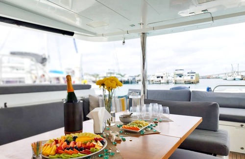 Nassau Alquiler De Eote | All inclusive luxury sailing catamaran Amura in Nassau, Bahamas