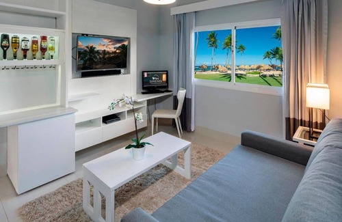 Punta Cana Village Complejo | All inclusive mini suite, jetted tub and balcony at Grand Sirenis in Punta Cana