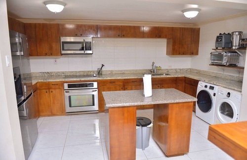 Orange Bay Casa | All Inclusive Negril Beachfront Family Villa located in a gated country club