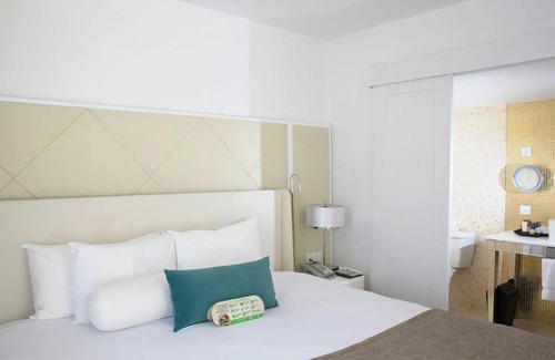 Orange Bay Complejo | ALL INCLUSIVE - Royale Suite @Azul Beach Club Negril Jamaica - Sapphire Benefits