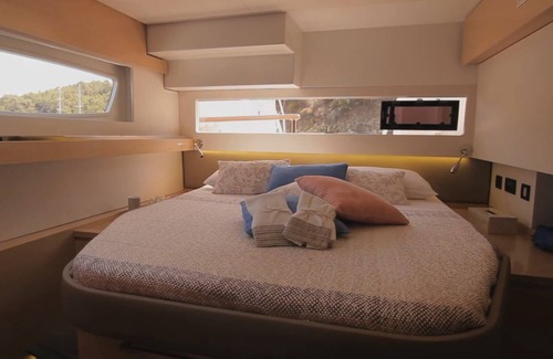 Parham Town Alquiler De Eote | All-Inclusive Sail Vacation for up to 12 - Fountaine Pajot Ipanema 58 Catamaran