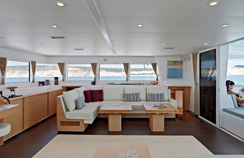 Parham Town Alquiler De Eote | Vacaciones de vela todo incluido para hasta 12 invitados en un catamarán Lagoon 620 2016