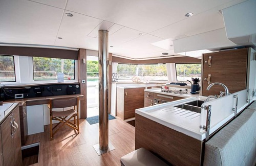 Red Hook Alquiler De Eote | Catamarán Charters Ultimate Ultimate a un precio asequible