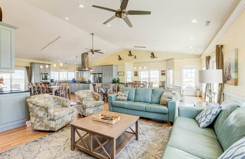 Sandbridge Casa | All Inn | Oceanfront | Private Pool and Hot Tub