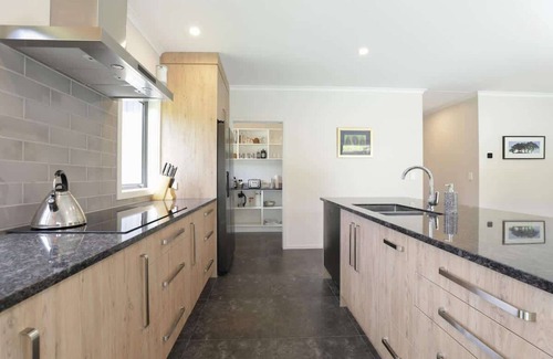 Springfield Casa | All Inn | Ride to the Redwoods with Spa Pool