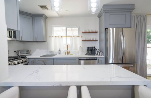 Lancaster Casa | ⁂ All-New ⁂ AC/Heat⁂W/D⁂ AC⁂ Pet Friendly ⁂ Yard⁂