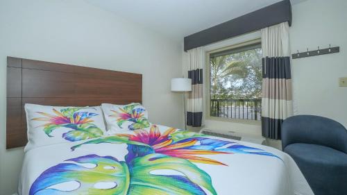Trailer Estates Apartamento | All-New, Private, Huge TV, Heated Pool, Tiki Bar