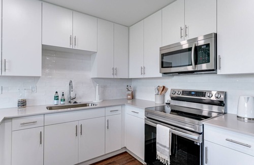 North Trail Condominio | All-New, Waterfront Condo Near Downtown Sarasota