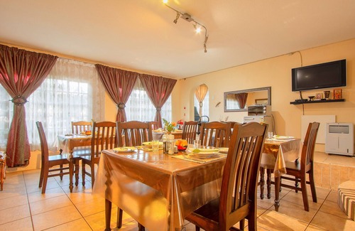 Kempton Park Casa | All Over Africa Guest House