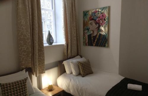 Stamford Casa | All Saints 2 bed Apartment in central Stamford with Parking