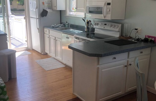 Hull Casa | All Season Charming Nantasket Beach House