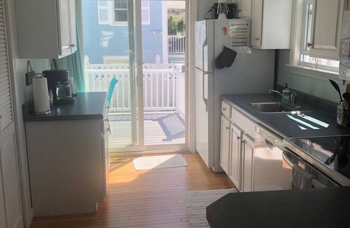 Hull Casa | All Season Charming Nantasket Beach House