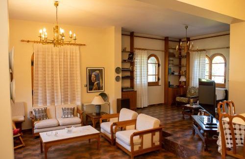 Lake Plastiras Casa | All Seasons Guest House