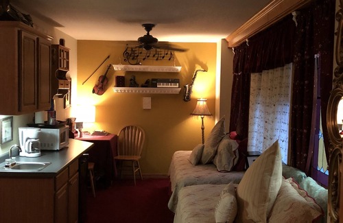 Eureka Springs Historic District Hotel | All Seasons Inn