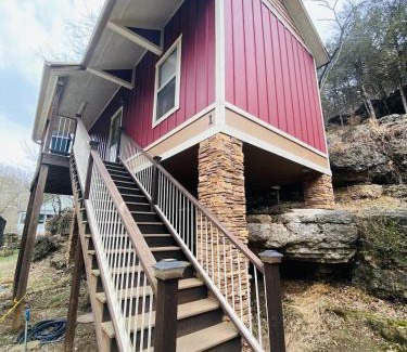 Eureka Springs Historic District Cama Y Desayuno | All Seasons Treehouse Village