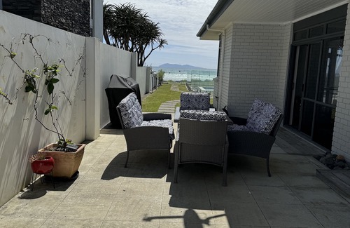 Waihi Beach Casa | ALL THE 3'S @ NUMBER 3