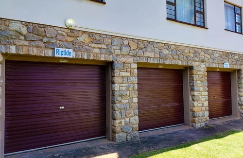 Ramsgate Beach Chalet De Esquí | All the Tides - Rip Tide