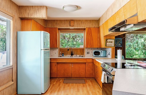 Riverside Casa | All The Waters Retro Home on Lake Michigan- PRIVATE BEACH-Large, shaded backyard