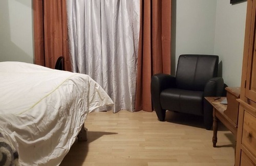 Reseda Cama Y Desayuno | TODO lo que quieras y necesites para unas vacaciones perfectas. Y una bañera de hidromasaje 🤠
