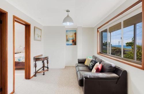 Kianga Casa | Allawah Beach House - 29 Dalmeny Drive, Kianga