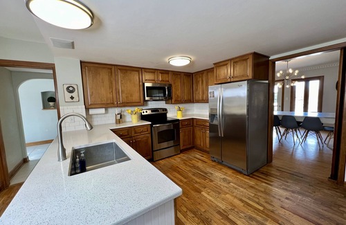 Fennville Casa | CAMPOS ALLEGAN. 6acres en la ciudad, Piscina, HotTub, Fireplce, FirePit, PingPong, Juegos, Playa