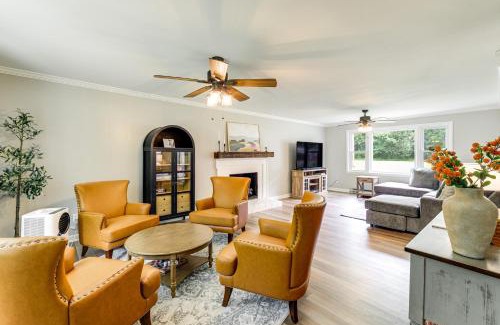 Glace Casa | Alleghany Mountain Cottage with Porch and Backyard