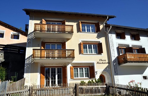 Engadin Scoul Apartamento | lugar céntrico, soleado, en el pintoresco pueblo de parte "Scuol-sura"