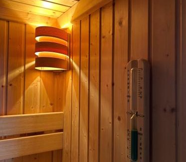 Freilassing Apartamento | Allein 250qm im letzten Stock, Ausblick & Sauna, bei Salzburg
