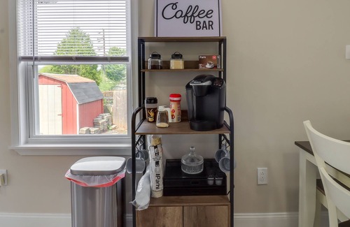 Allentown Casa | Allentown Townhome w/ Deck - 3 Mi to PPL Center!