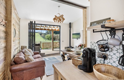 Minehead Cabina | Allercabin, Dunster - a lodge that sleeps 4 guests in 2 bedrooms