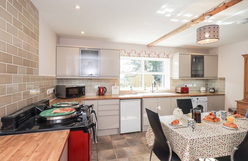 Wing Cabaña | ALLERGARTH BARN, pet friendly, with open fire in Brampton, Cumbria