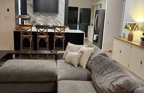 Currumbin Casa | Alley Beach House Currumbin with rooftop deck & plunge pool opposite the beach