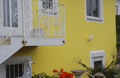 Unterallgau Apartamento | Allgäu House Marlene with a large garden and pool