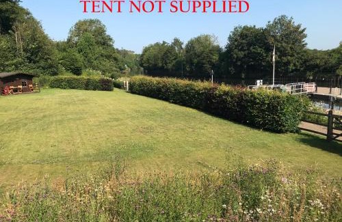 Maidstone Otro | Allington Lock Campsite