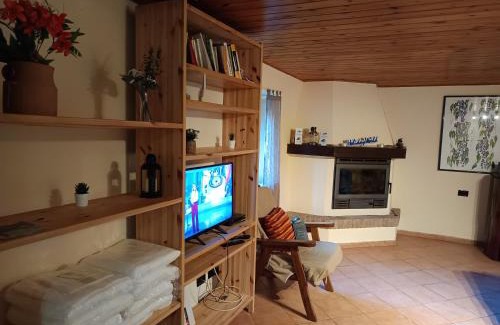 Pian degli Ontani Apartamento | Alloggio Mezzovino by Holiday World